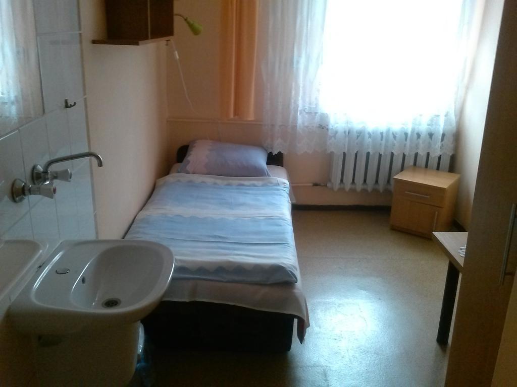 Pod Zielonym Kogutem Hostel Duszniki Zdroj Room photo