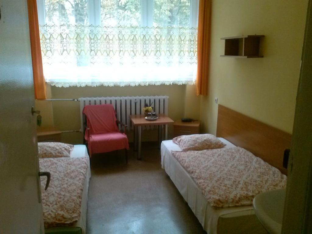Pod Zielonym Kogutem Hostel Duszniki Zdroj Room photo