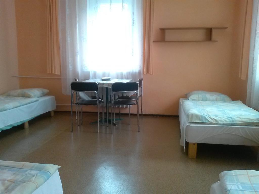 Pod Zielonym Kogutem Hostel Duszniki Zdroj Room photo